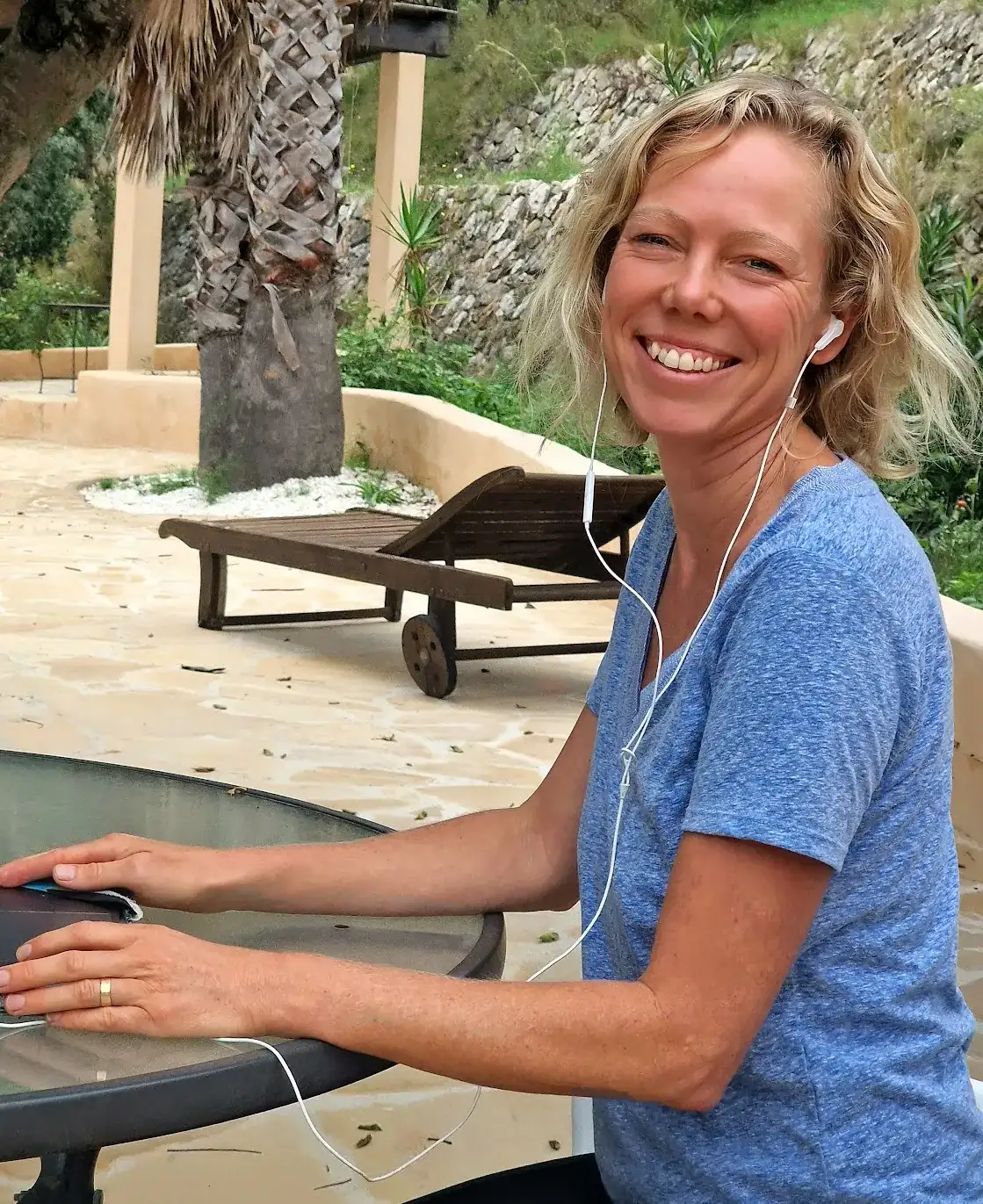 Chantal Bruijsten on an online coaching call at the retreat in Spain